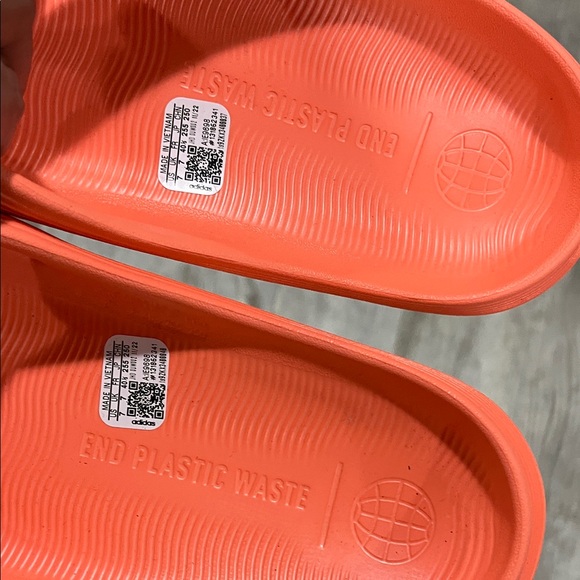 Adidas flip-flops 🩴 sandals size mens 7 Vibrant Orange Flip Flops - Picture 7 of 10